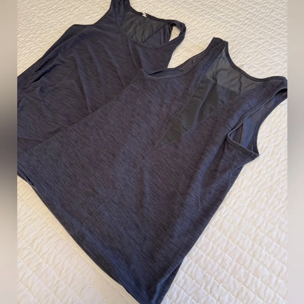 Maternity Athletic Tank Top Bundle - Small - Picture 4 of 6